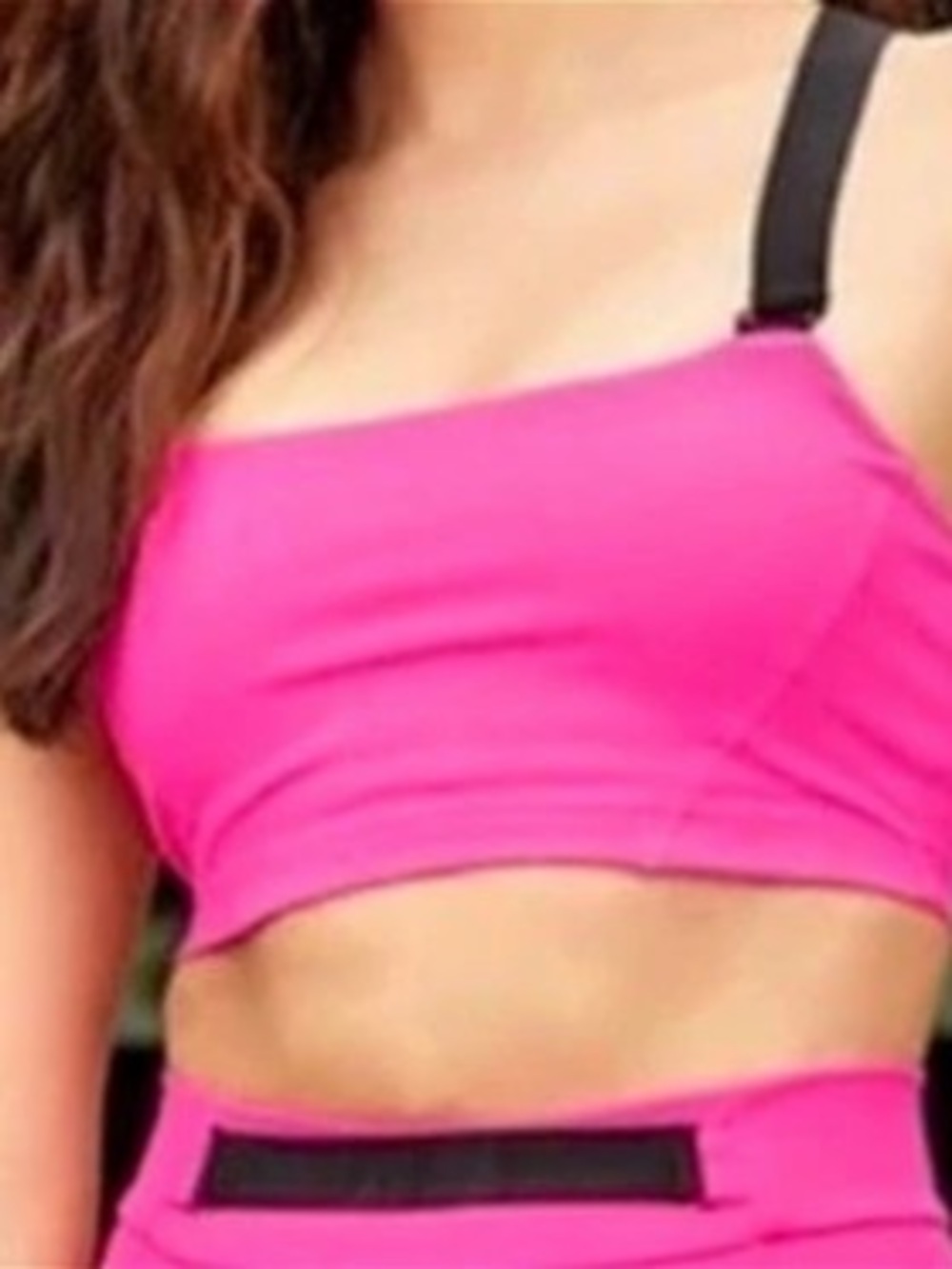 Alo Yoga Airlift sports bra in Neon Pink with Black Straps Sz: M-Limited Edition